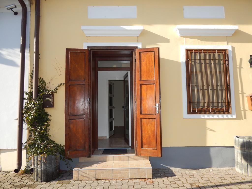 Csillagvirag Apartman Apartment Mosonmagyarovar Ngoại thất bức ảnh